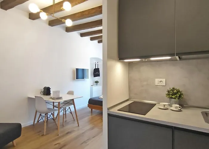 Navigli - Via Vigevano Apartment