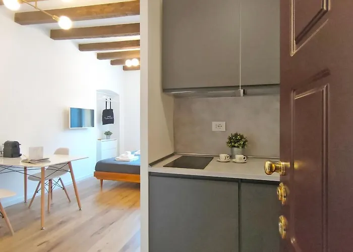 Navigli - Via Vigevano Apartment *